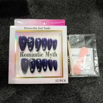 12 pcs of Press-on nails Set Stylish, Reusable, Easy To Apply